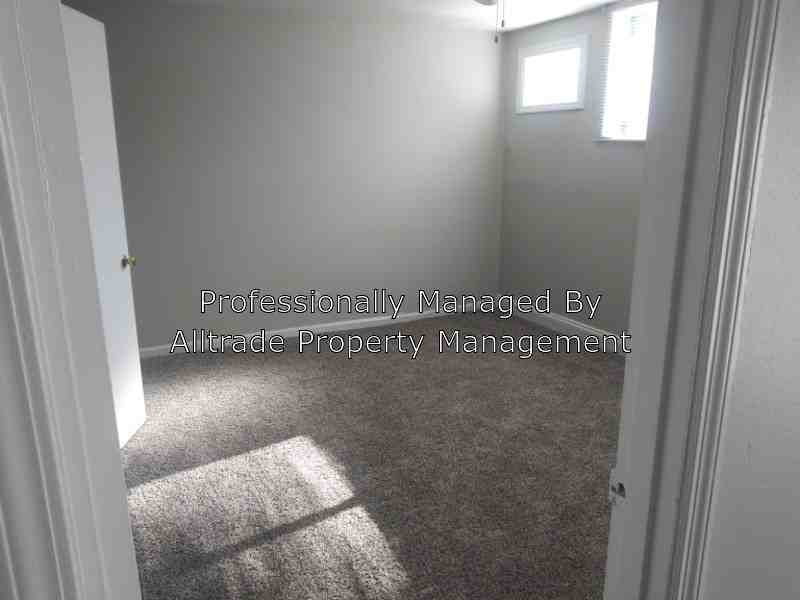 1708 1708 Jennifer Rd C14 - Photo 2 of 17