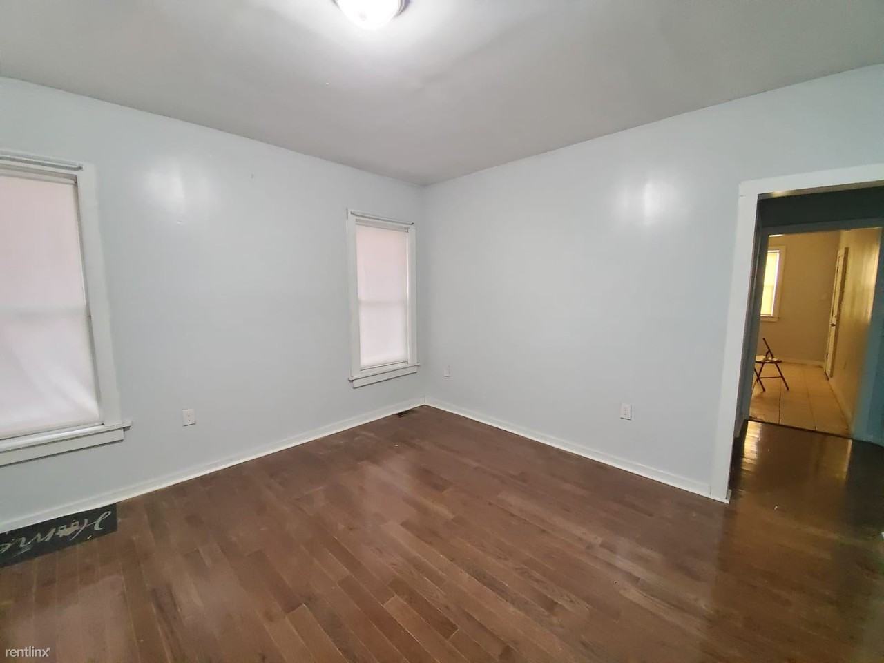 187 Seymour Ave - Photo 3 of 5