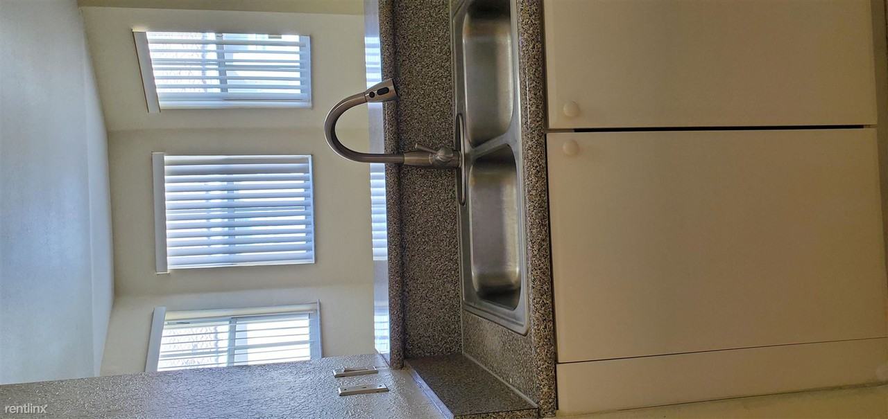 1663 SE 27th Dr - Photo 2 of 18