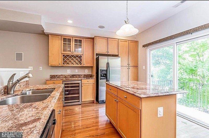 115 North Chester Street - Photo 3 of 23