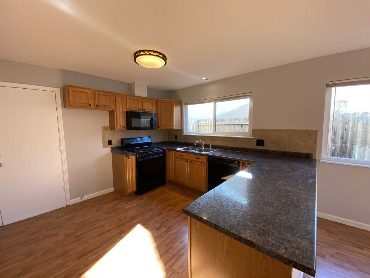 124 Danvers Court - Photo 6 of 14