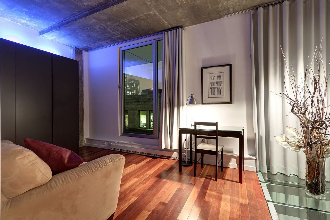 445 Avenue Viger Ouest #1300 - Photo 4 of 19