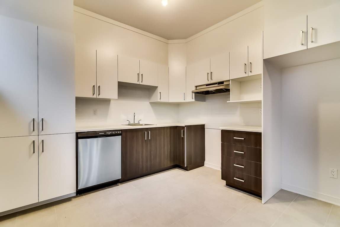 Muscat 6 - Photo 2 of 5