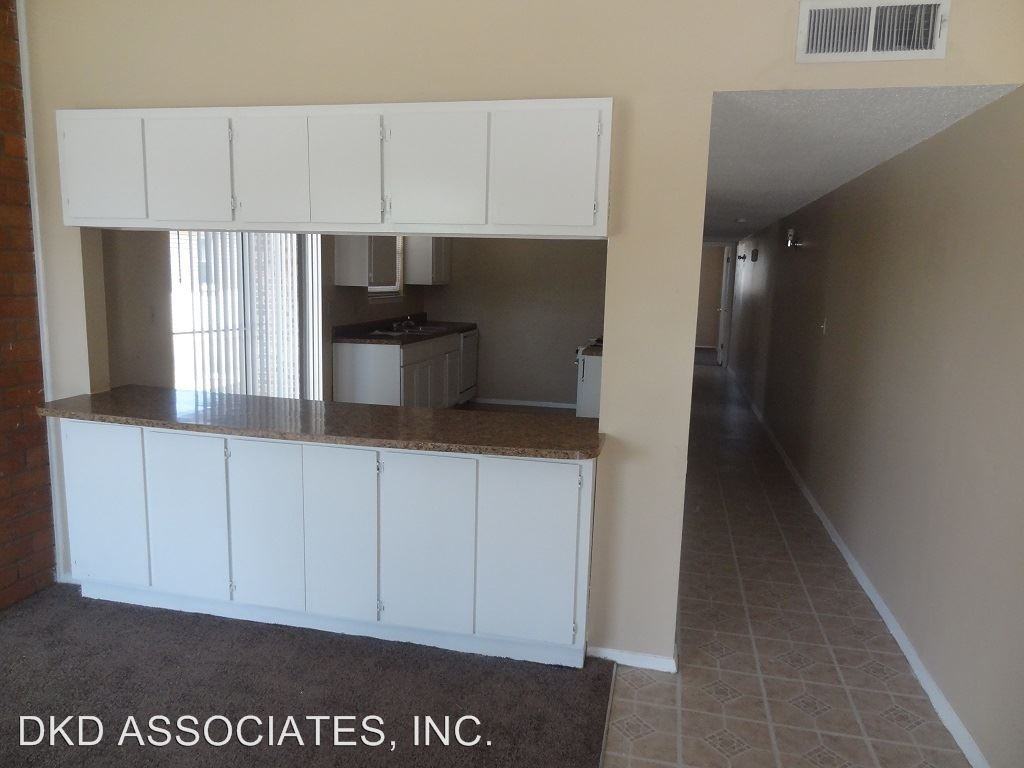 2901 BEACHCOMBER DR - Photo 2 of 20