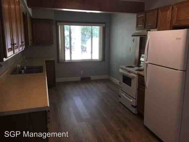 1548 North - Photo 2 of 5