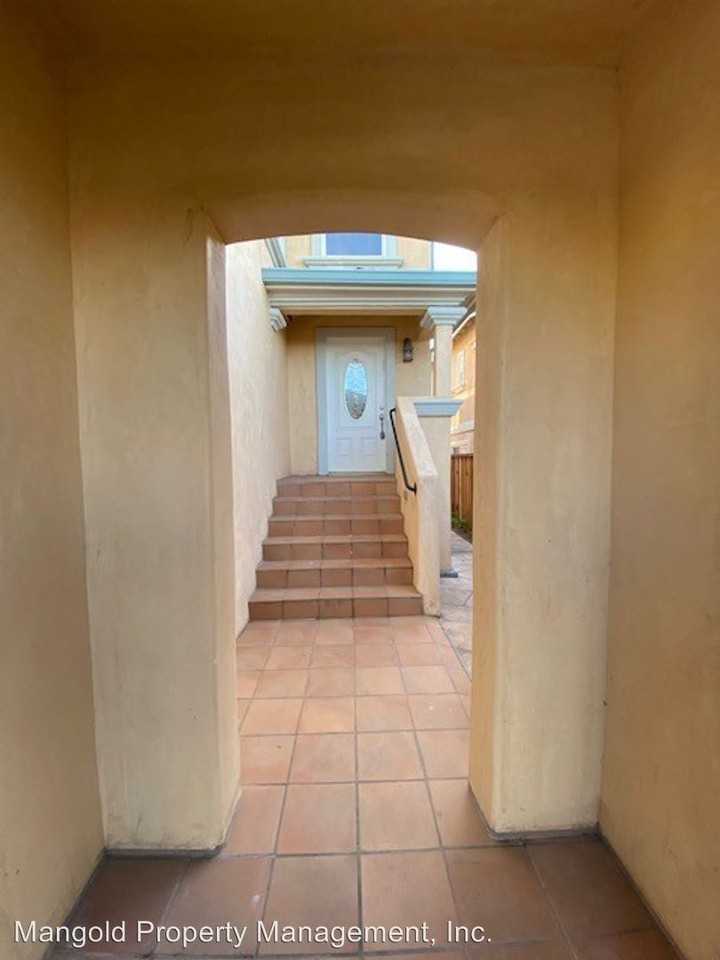 1234 Wanda Avenue - Photo 3 of 36