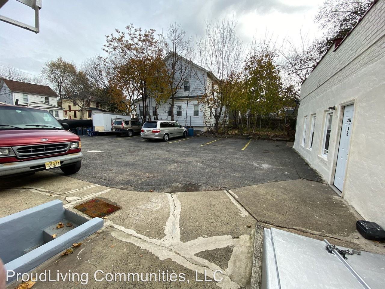 280-286 Orange Ave - Photo 3 of 7