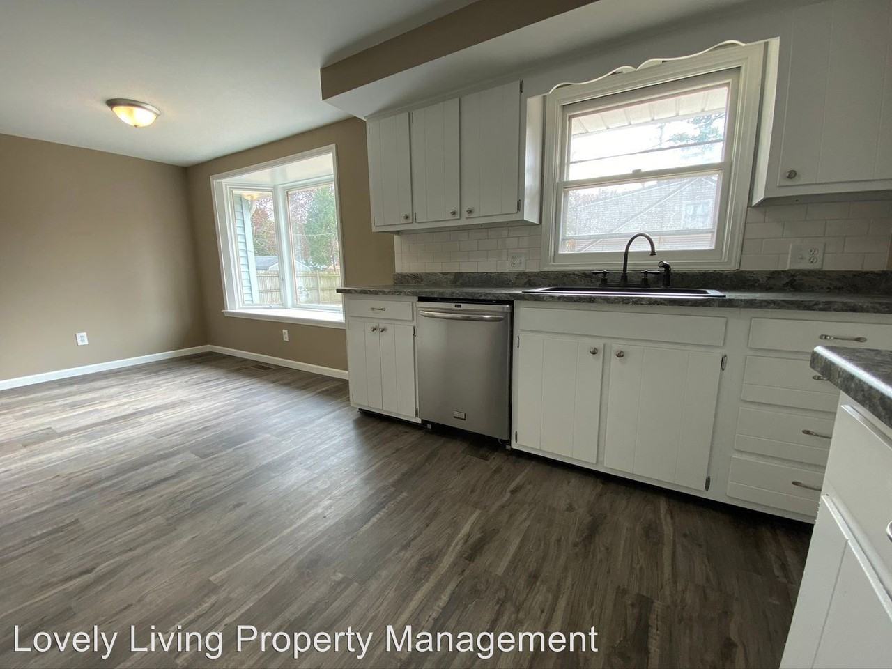 6908 Forest Glen Ct. - Photo 3 of 22