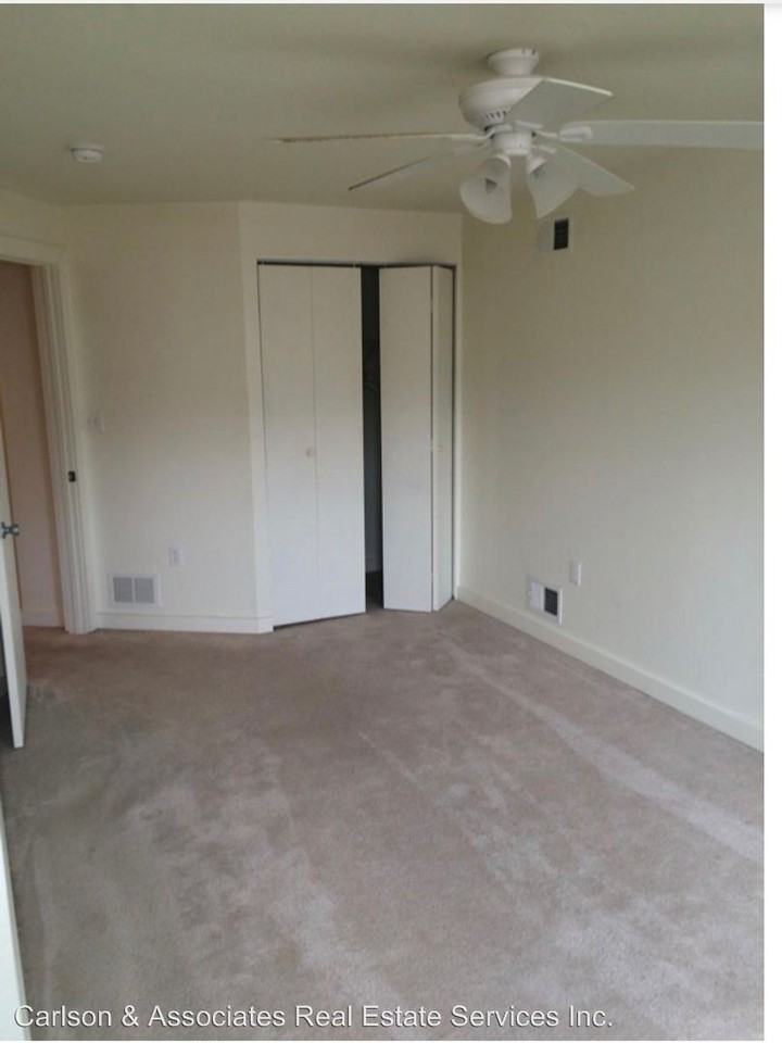 1840 Locust Street - Photo 3 of 6