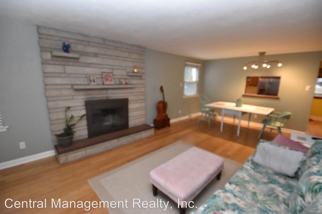 906 W. Lawrence St. - Photo 2 of 27