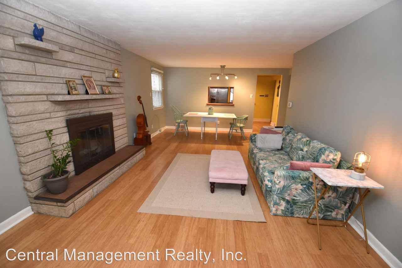 906 W. Lawrence St. - Photo 3 of 27