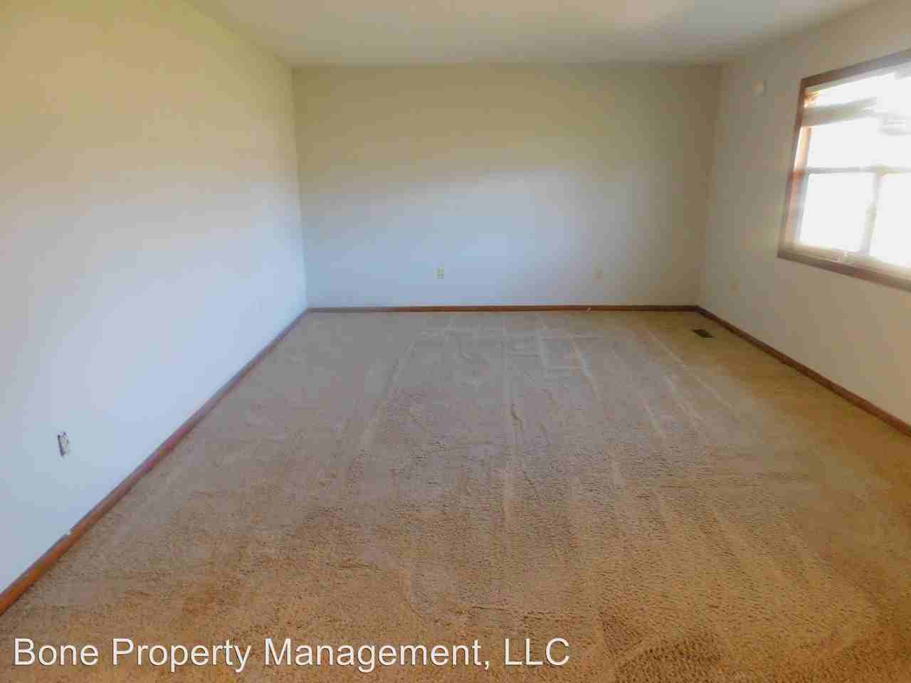 1980 Carthage Hwy - Photo 2 of 7