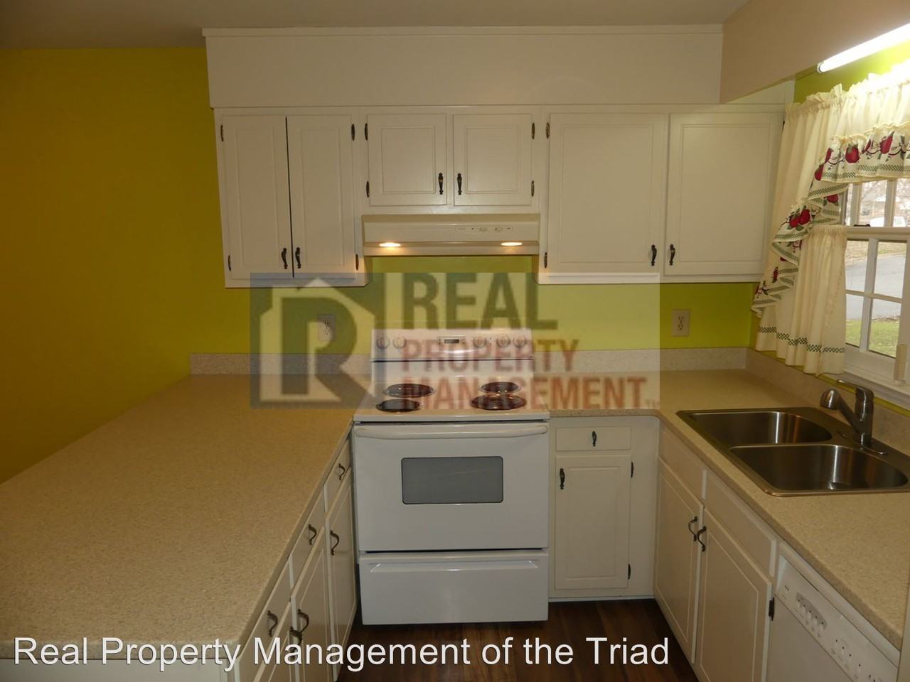4 Woodcreek Ct. - Photo 2 of 27