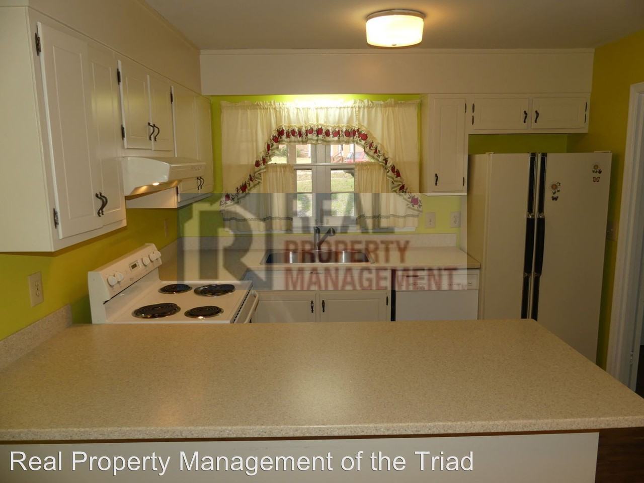 4 Woodcreek Ct. - Photo 3 of 27