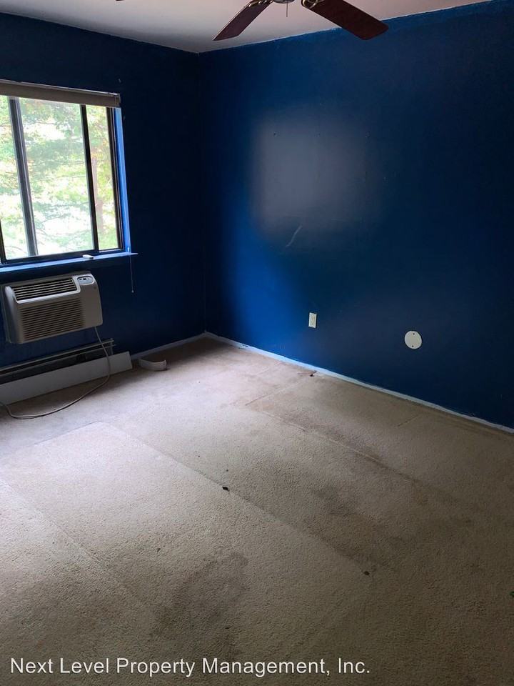 9 Heritage Drive #D - Photo 3 of 6