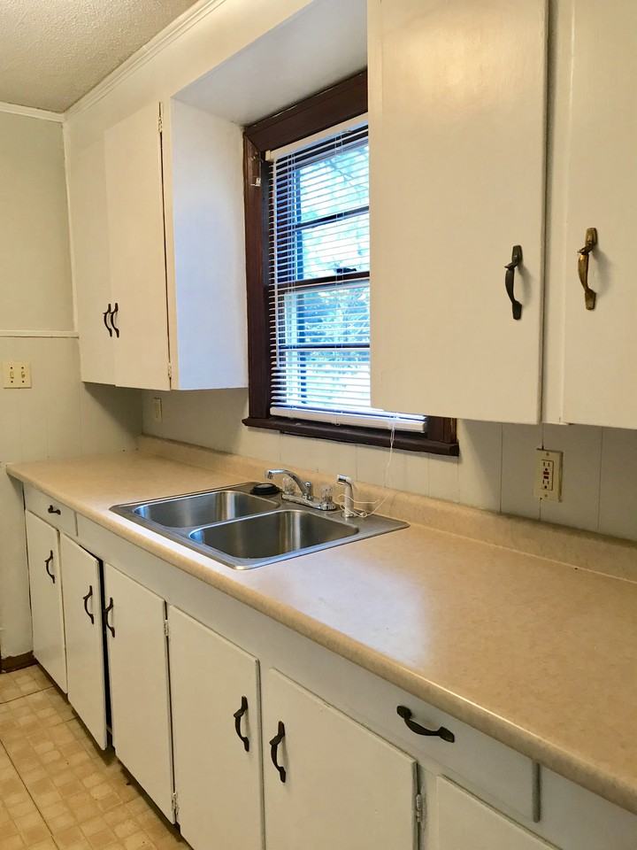 318 West St - Photo 2 of 9