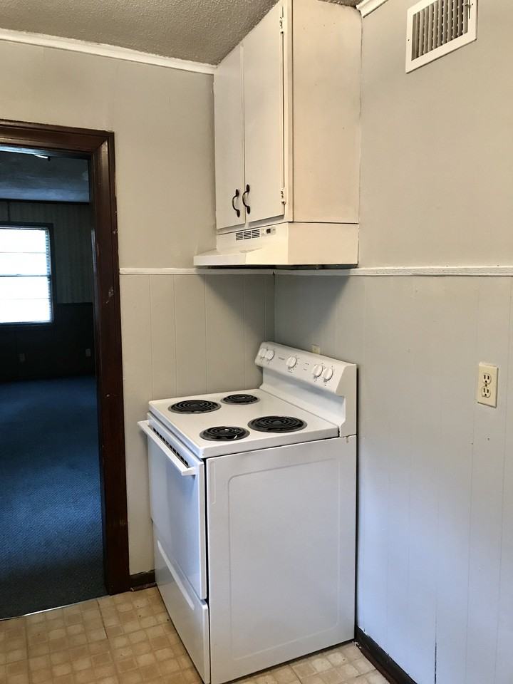 318 West St - Photo 3 of 9