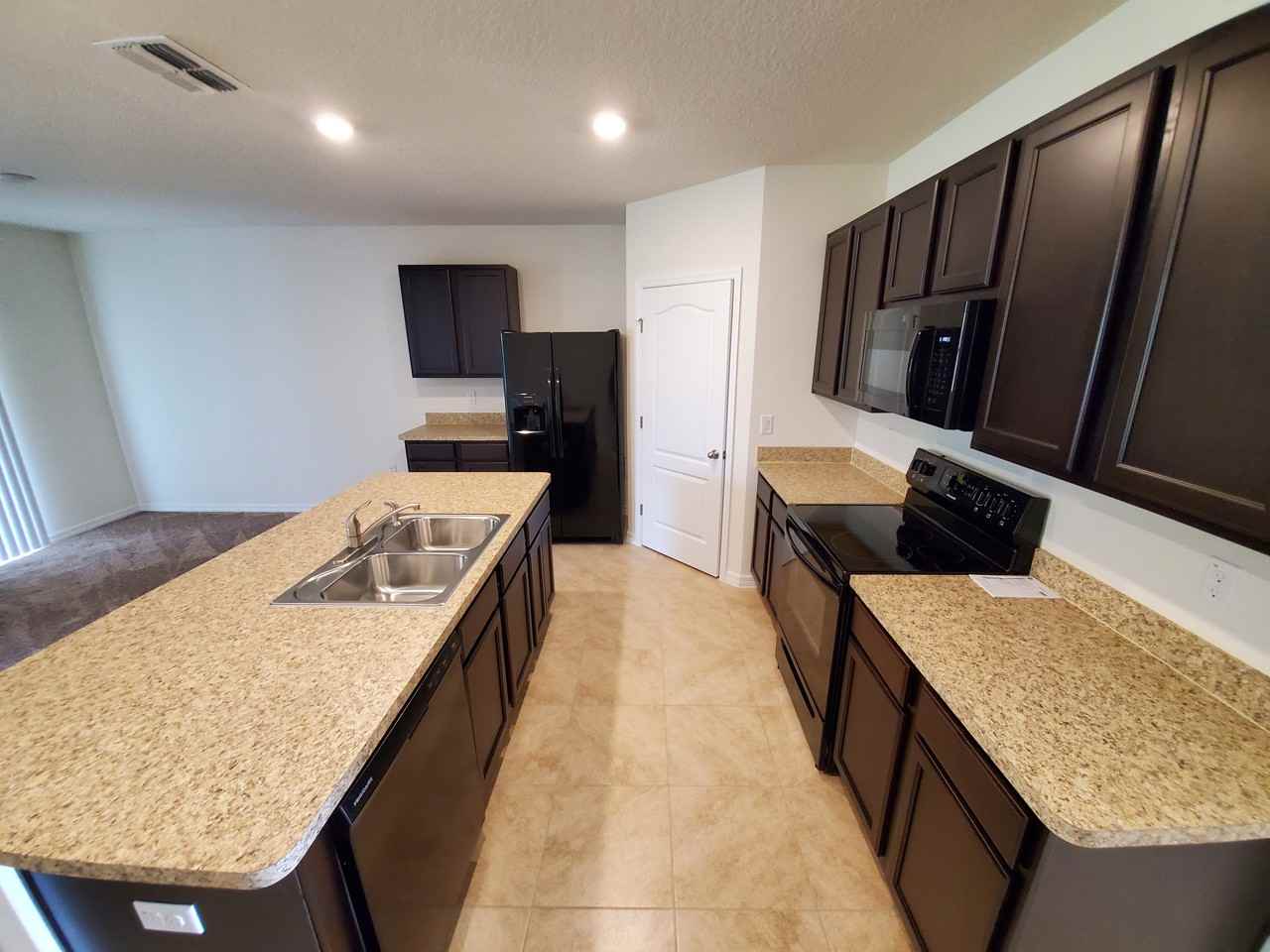 930 Summer Glen Dr - Photo 3 of 15