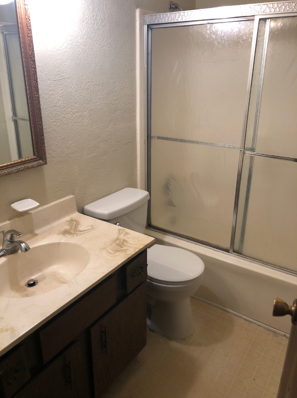 15503 E 49th St - Photo 3 of 9