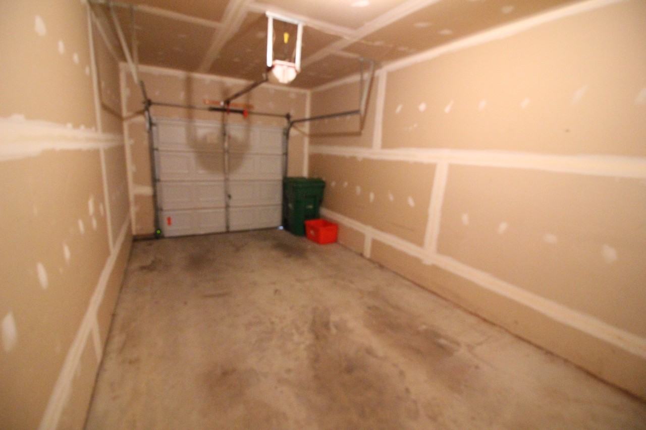 8807 Hardwood Dr - Photo 3 of 13