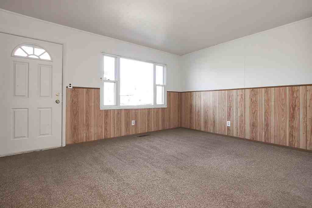 12305 Emery Ave - Photo 3 of 31