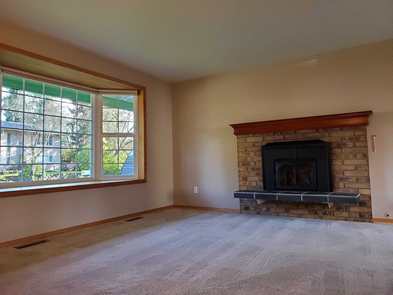 14111 82 Nd Pl Ne - Photo 2 of 17