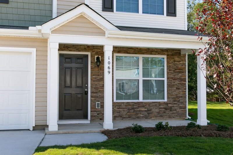 1069 Bolivia Dr - Photo 2 of 16