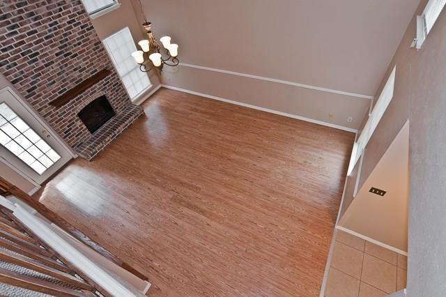 2210 Gladstone Drive - Photo 3 of 24