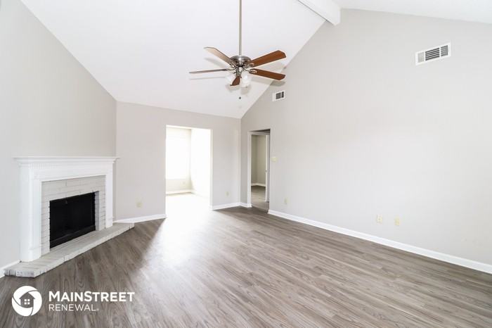 5536 Terri Lynn Cove - Photo 3 of 16