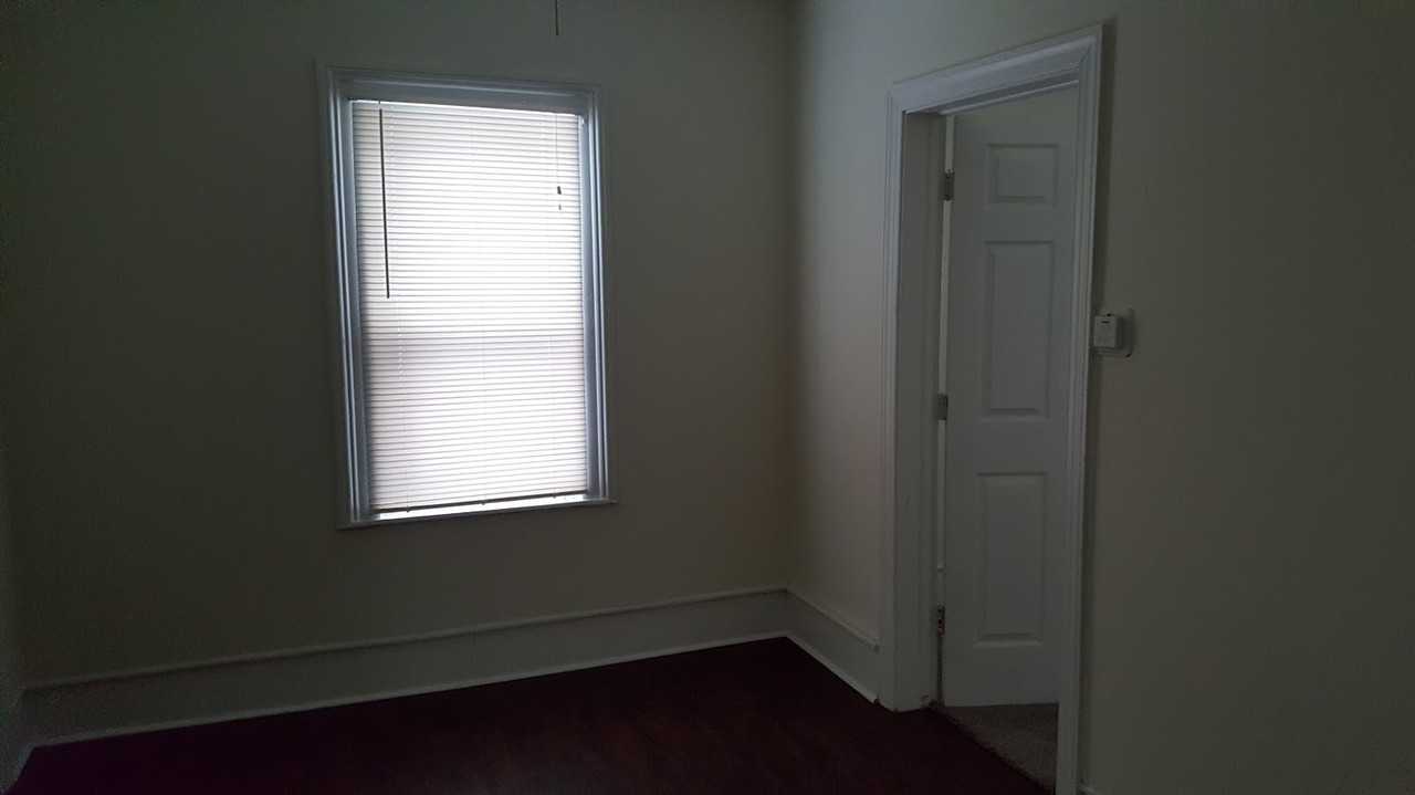506 North Sycamore Street - Photo 2 of 12