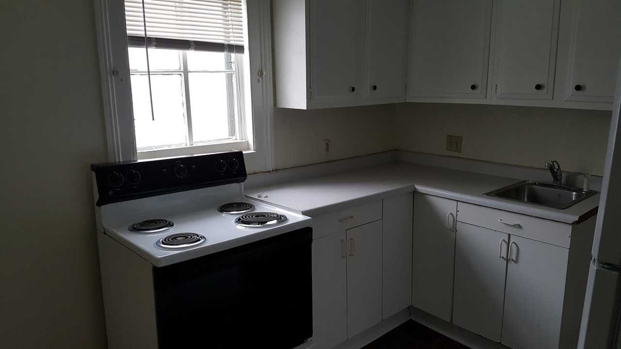 506 North Sycamore Street - Photo 5 of 12