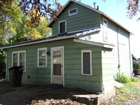 1925 Center St - Photo 2 of 15