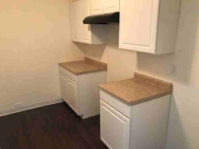 2814 North Chester Avenue - Photo 2 of 8