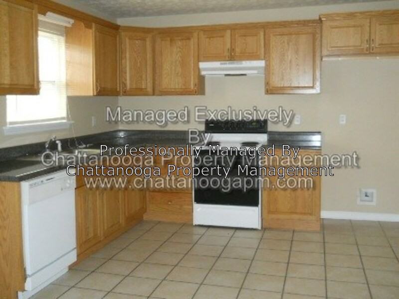 206 Lincoln St - Photo 2 of 10