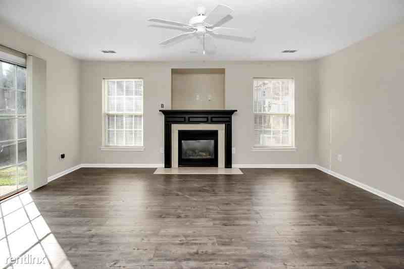 3740 Brookchase Ln - Photo 3 of 10