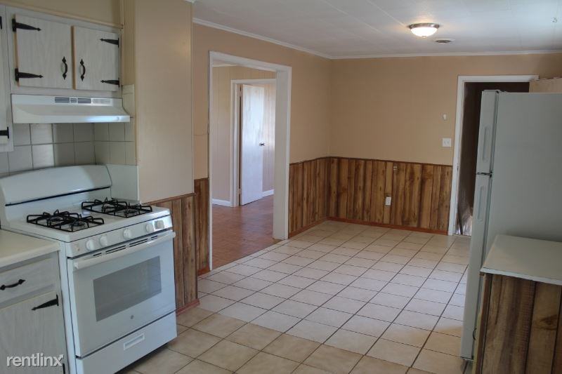 26 Franklin St 2 - Photo 3 of 9