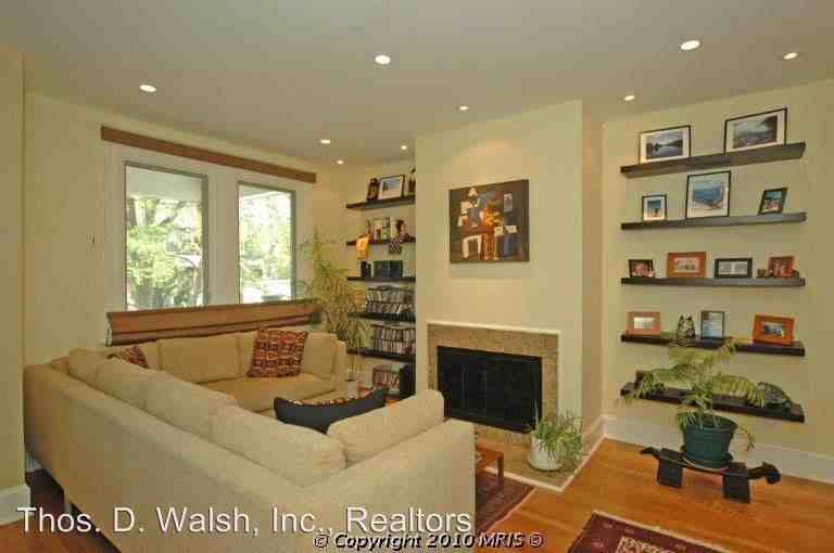 2425 39th Pl Nw - Photo 3 of 11