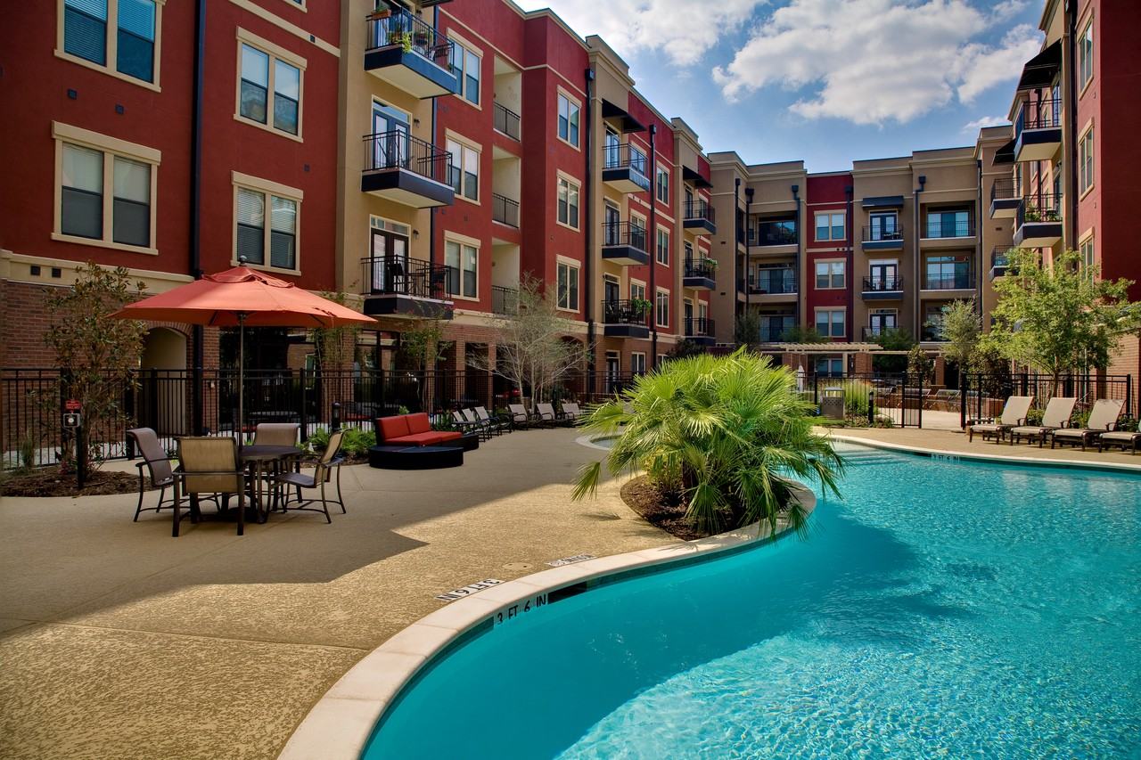 Resort at 925 Main - Photo 4 of 50