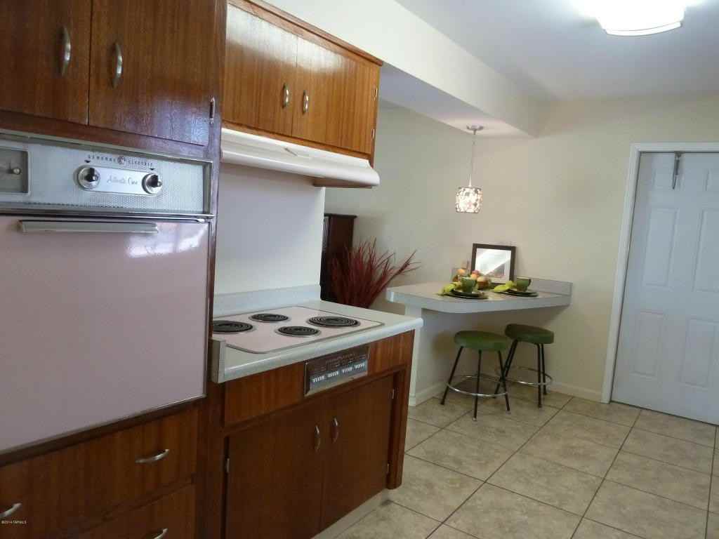 5111 E 9th St - Photo 2 of 14