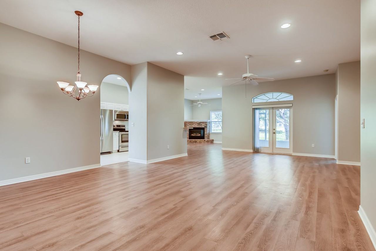 16709 Rockwell Heights Ln - Photo 2 of 13