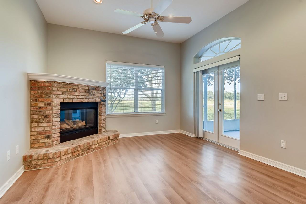 16709 Rockwell Heights Ln - Photo 3 of 13