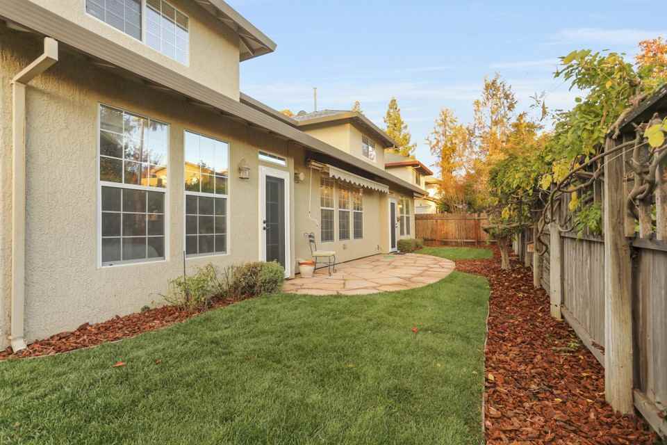 Alhambra Ave & Main St