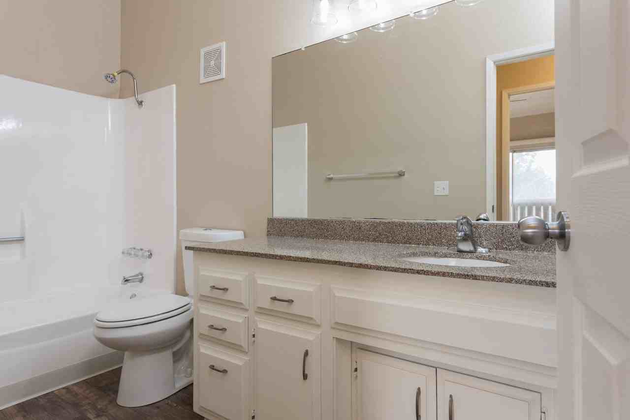 Country Club Apartments - Photo 6 of 21