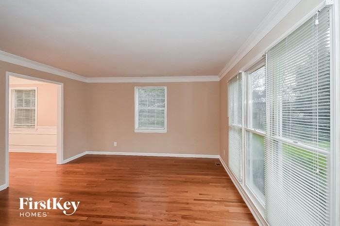 41 Lakeside Drive - Photo 3 of 15
