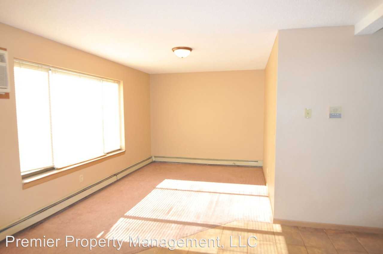 613 9th Ave S - Photo 3 of 5