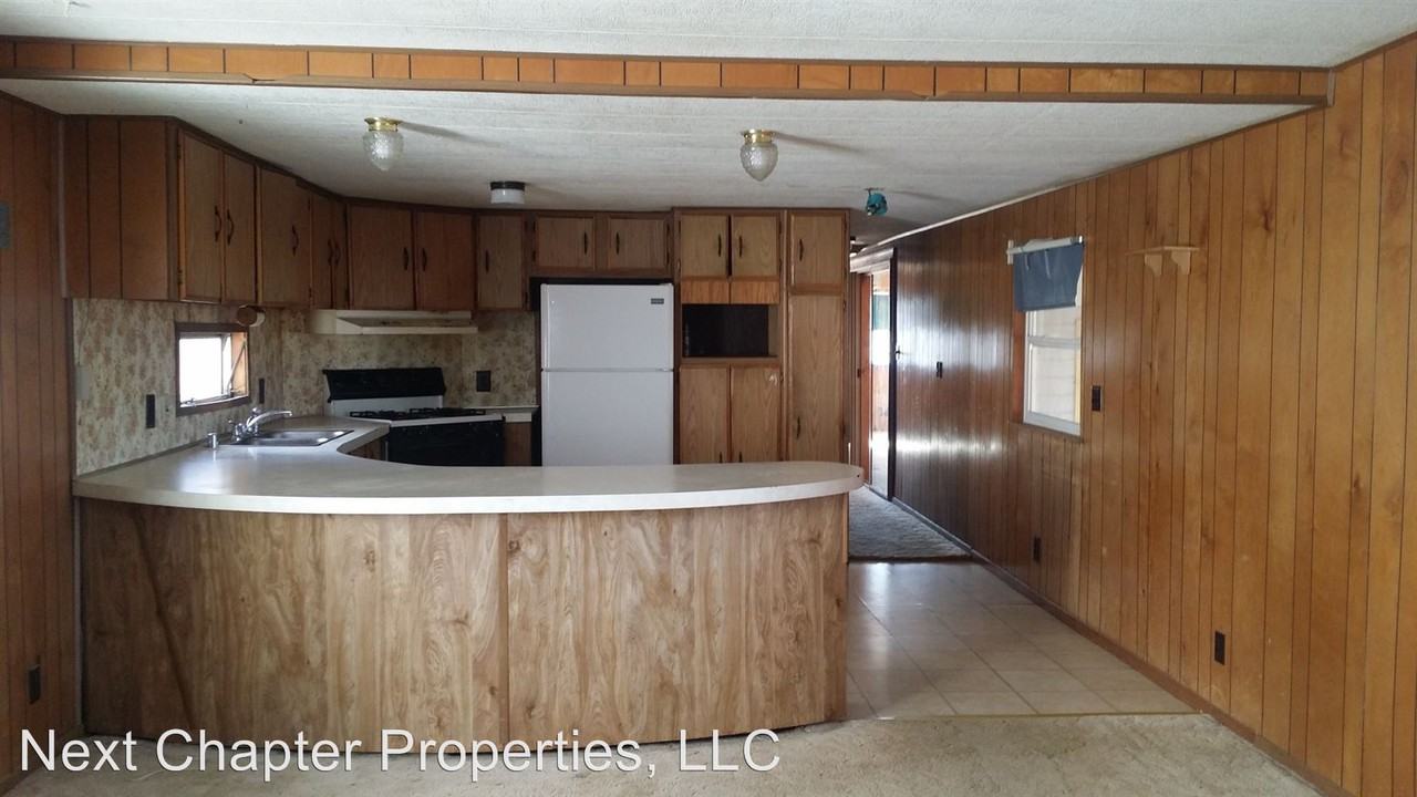 541 E Bridge Street - Photo 2 of 9