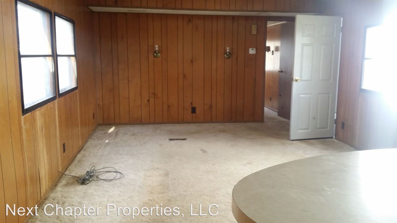 541 E Bridge Street - Photo 3 of 9