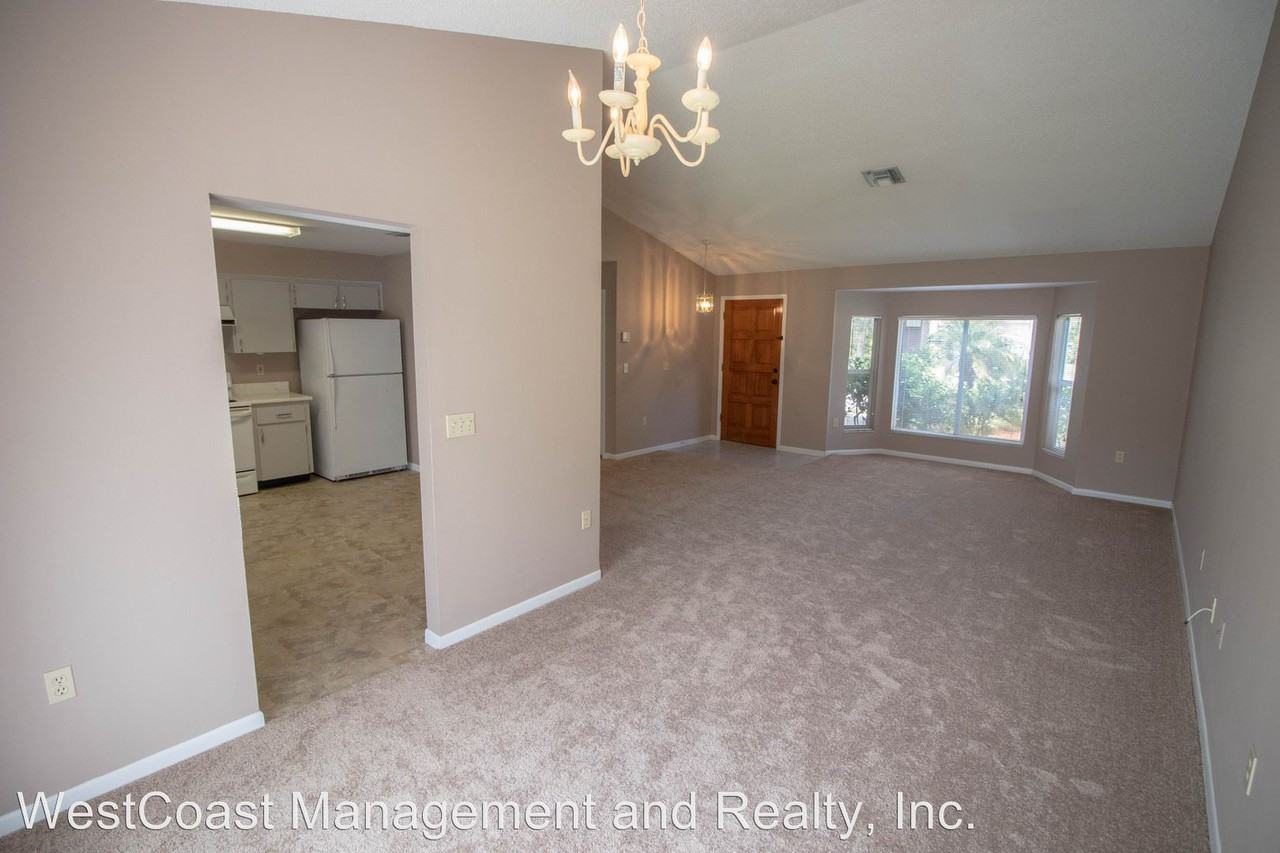 19607 Wyndmill Cir - Photo 3 of 29