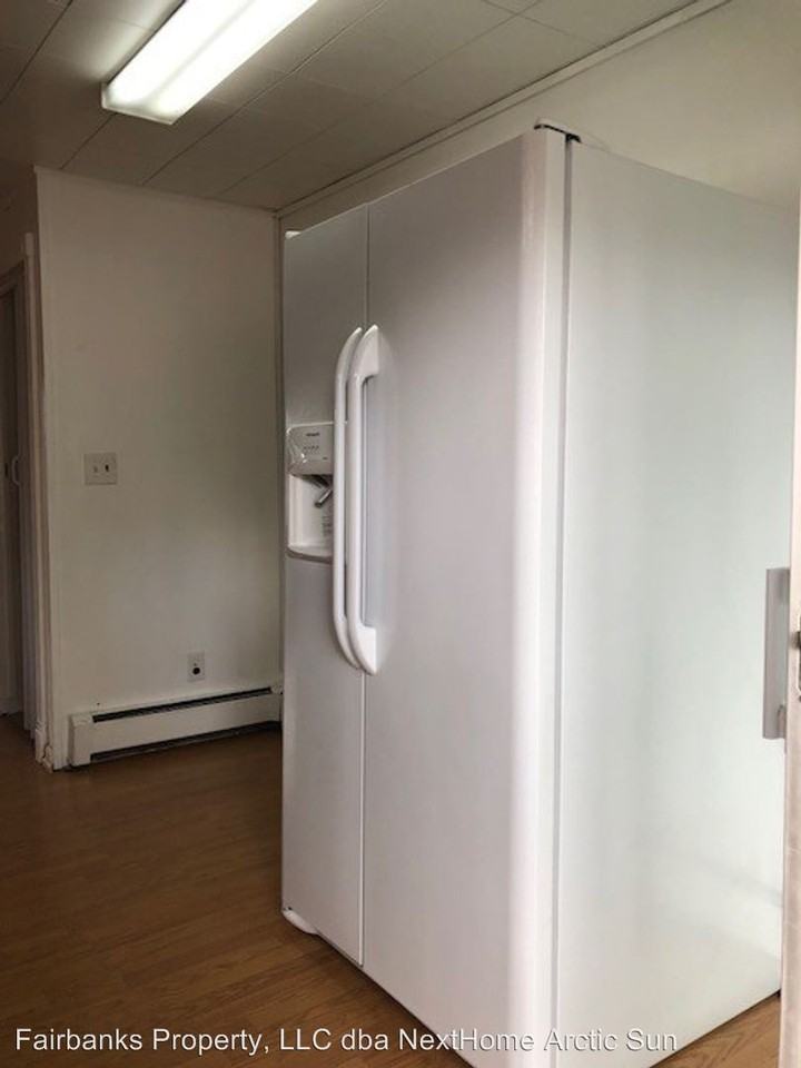 320 Glacier - Photo 2 of 10