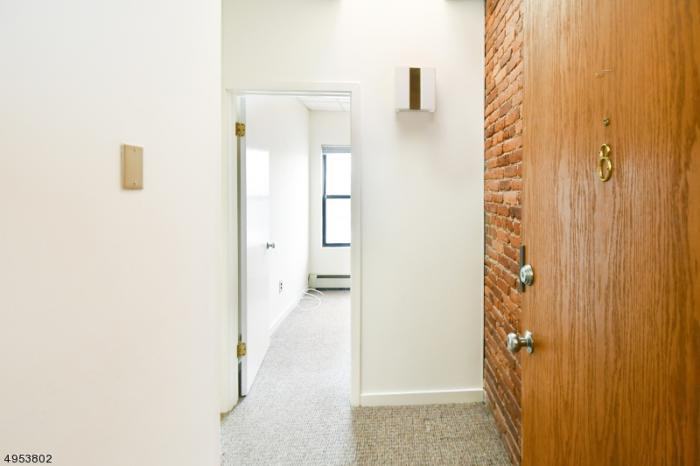431 Springfield Ave - Photo 2 of 8